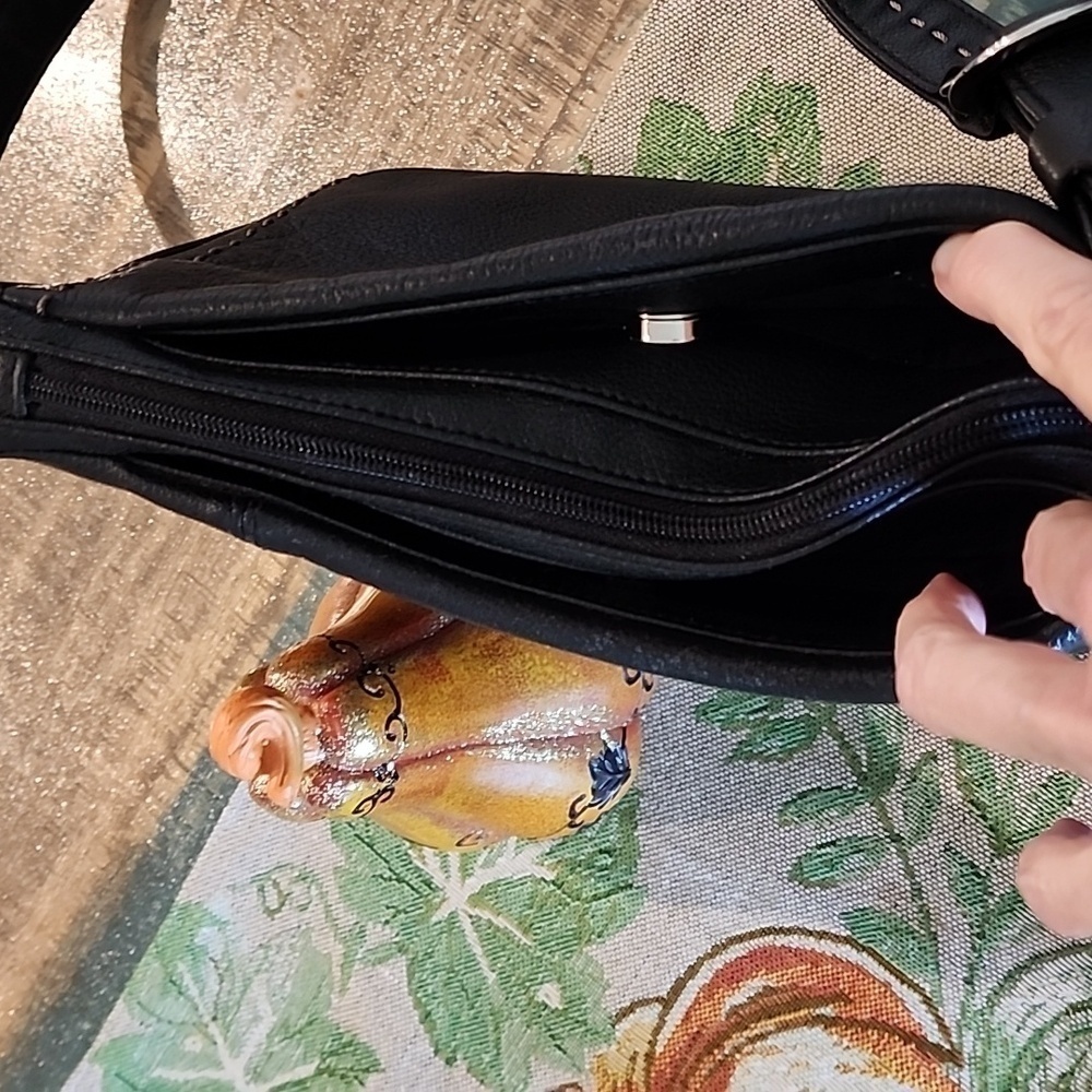 AURIELLE Leather Shoulder Bag - Picture 4 of 12